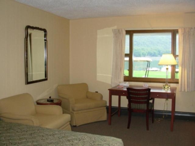 Red Carpet Inn On The Lake - أونيونتا الغرفة الصورة